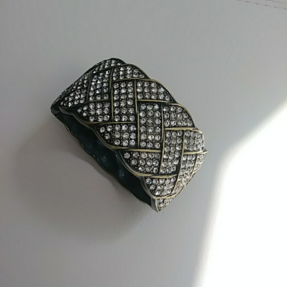 ★ HP★Vintage Look Crystal Statement Bracelet - Picture 7 of 7